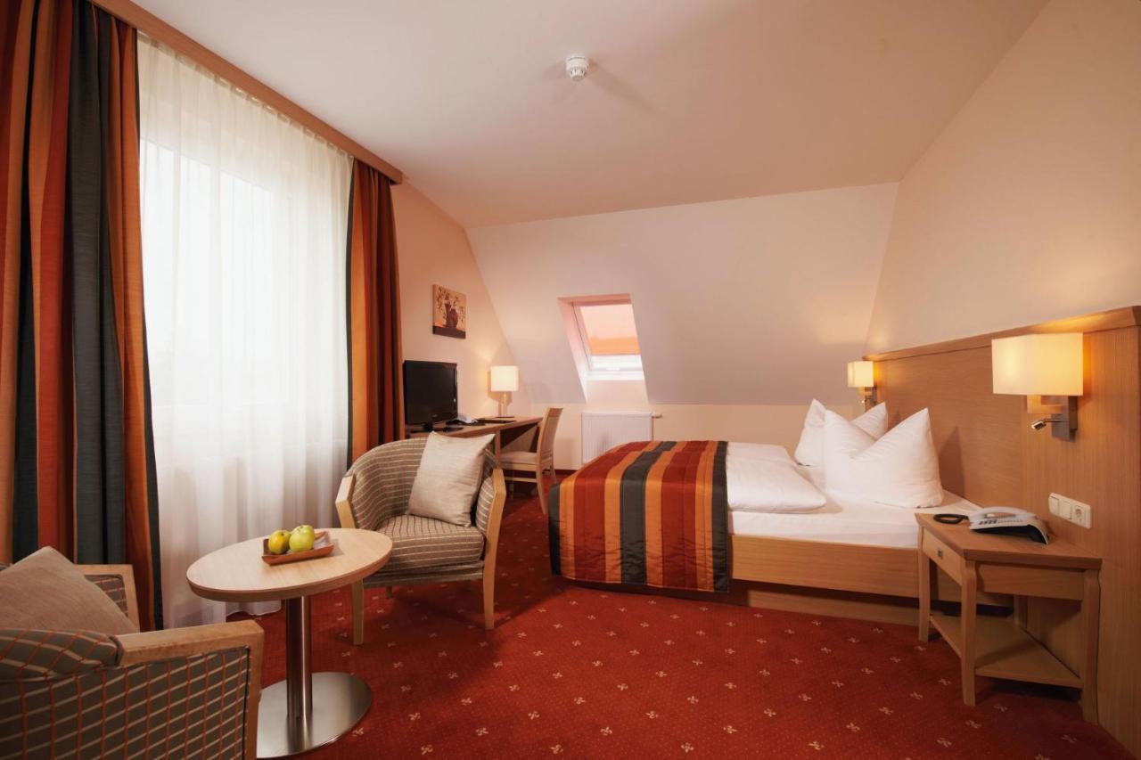 Parkhotel Neustadt นอยชตัดท์ อิน ซัคเซิน ภายนอก รูปภาพ