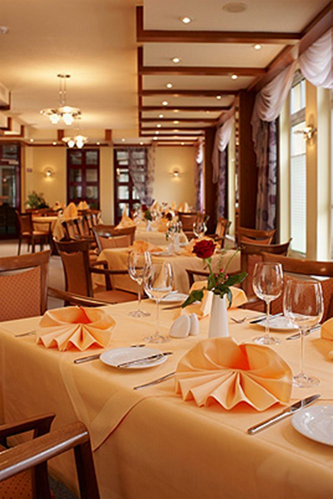 Parkhotel Neustadt นอยชตัดท์ อิน ซัคเซิน ภายนอก รูปภาพ